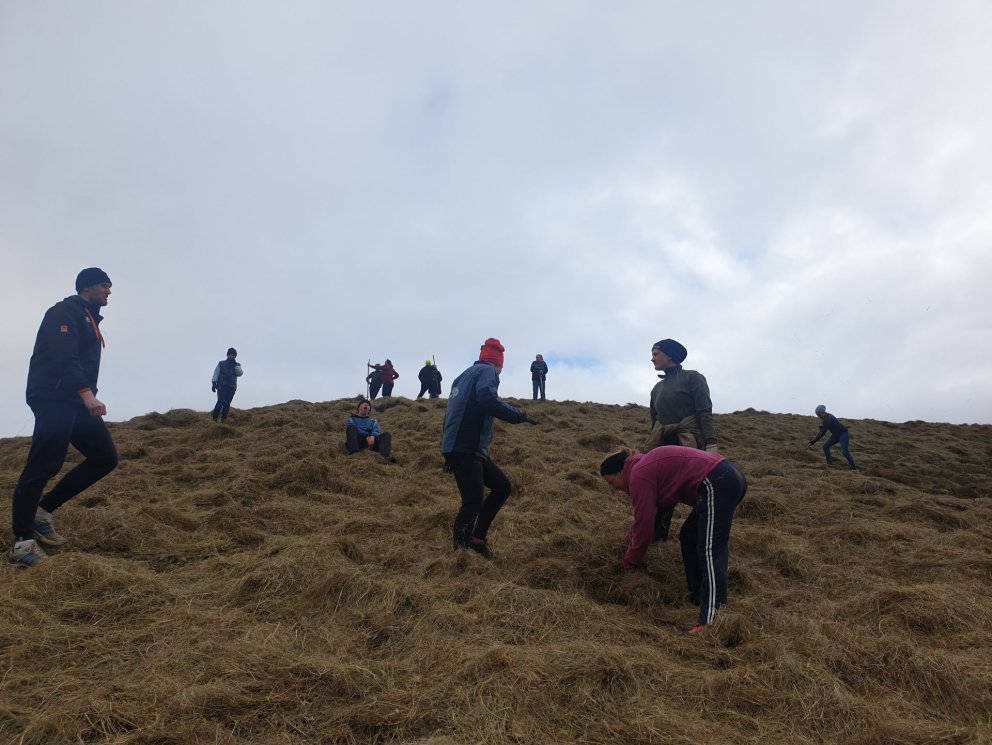 Fjölmenni í rúlludreifingu NÍN í Bárðardal